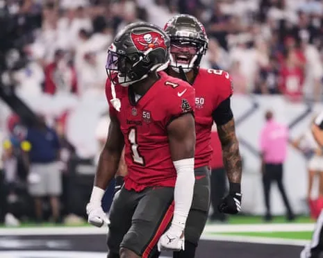 Last-Minute Baker Mayfield Magic Secures Exciting Victory Over Houston Texans